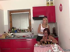 お尻, 美人, ブロンド, 茶髪の, 淫乱熟女, オマンコ, 義母, ティーン