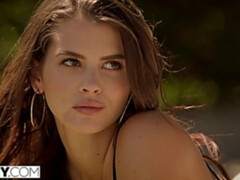 Anal, Cul, Lécher le cul, Sucer une bite, En levrette, Branlette thaïlandaise, Embrassement, Piscine