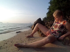 On Public Beach teen 18+ Masturbation Double Crossleg Fingering Solo Fun Ending