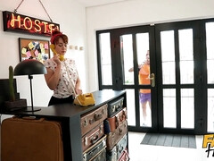 ぽっちゃり, デカ尻, デカパイ, ブロンド, フェラチオ, Hd, 叫ぶ, 三人