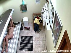 Leie, Blondine, Tschechisch, Öffentlich, Solarium, Solo, Jungendliche (18+), Spanner