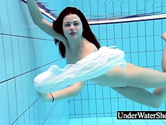 18 años, Amateur, Morena, Hembra, Hd, Desnudo, Piscina, Bajo el agua