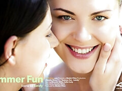 Grosse titten, Braunhaarige, Küssen, Lingerie, Masturbation, Im freien, Rasiert, Entkleiden