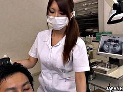 Asiatique, Gros seins, Sucer une bite, Éjaculation interne, Tir de sperme, Infirmière