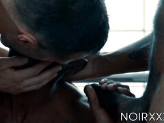 デカチン, フェラチオ, イく瞬間, チン, ゲイ, 手コキする, Hd, タトゥー