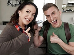 18 ans, Gros cul, Noire, Sucer une bite, Compilation, Cuisine, Maigrichonne, Adolescente