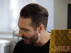 Большая жопа, Большие сиськи, Минет, Семяизвержение, Глубокая глотка, Милф, Мачеха, Сиськи