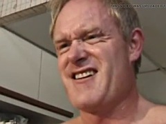 Leie, In den arsch, Asiatisch, Gehörnter ehemann, Aufs gesicht abspritzen, Hardcore, Flotter dreier, Ehefrau