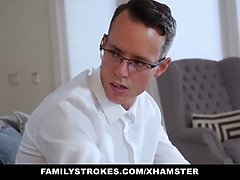 Gracie May Green and her familystrokes fix their broken relationship with hardcore sex