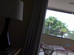 Asiatique, Brunette brune, Branlette thaïlandaise, Embrassement, Huilée, De plein air, Fumer, Mouillée