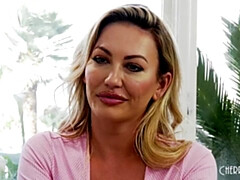 Anal, Cul, Gros seins, Plantureuse, En levrette, Hard, Rasée, Strapon