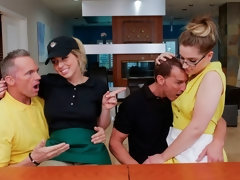 Жопа, Большая жопа, Блондинки, Минет, Собачьи, Поцелуи, Милф, Киски