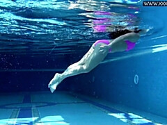 18 jahre, Frau, Hd, Zierlich, Pool, Öffentlich, Dusche, Jungendliche (18+)