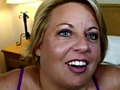 Gros seins, Sucer une bite, Doigter, Hard, Mère que j'aimerais baiser, Tatouage, Vibromasseur, Rétro ancien