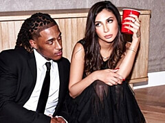 18 jahre, Grosse titten, Blasen, Braunhaarige, Hundestellung, Interrassisch, Dürr, Jungendliche (18+)