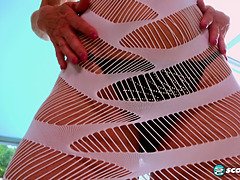 Bikini, Morena, Tacones, Masturbación, Maduro, Madres para coger, Piscina, Solo