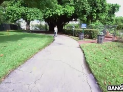 Tetas grandes, Morena, Corrida, Hd, Al aire libre, Público