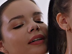 Lieveling, Grote mammen, Erotisch, Vingeren, Vriendin, Lesbisch, Masseren, Olie