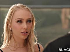 Grosse bite, Noire, Blonde, Sucer une bite, Éjaculation interne, Branlette thaïlandaise, Interracial, Nénés