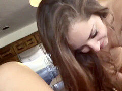 Penetracion con dedos, Lesbiana, Tetas