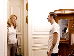 Salle de bains, Gros cul, Gros seins, Blonde, Sucer une bite, Mère que j'aimerais baiser, Rasée, Douche