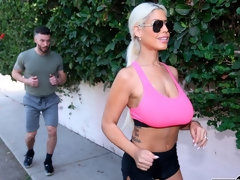 Anal, Cul, Sucer une bite, Attrapée, Branlette thaïlandaise, Mère que j'aimerais baiser, Branlette espagnole, Voyeur