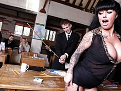 Grote kont, Grote lul, Pijpbeurt, Bruinharig, Hondjeshouding, Moeder die ik wil neuken, Lerarin, Tieten likken