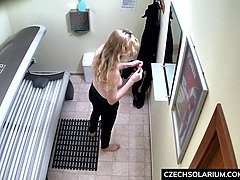 Amateur, Checa, Penetracion con dedos, Masturbación, Coño, Afeitado, Solarium, Voyeur