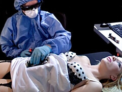 18, デカ尻, デカパイ, フェラチオ, 医者, 剃毛, ガリガリ, ティーン