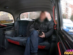 Tetas grandes, Coche, Estilo perrito, Corridas faciales, Lamidas, Al aire libre, Perforación, Tatuaje