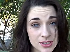 Leie, Braunhaarige, Dildo, Masturbation, Im freien, Schlampe, Titten, Spielzeuge