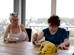 Grote mammen, Blond, Moeder die ik wil neuken, Doordringend, Realiteit, Kort haar, Stiefmoeder, Kousen