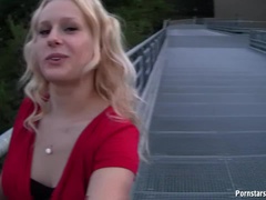 Grosse titten, Blondine, Blasen, Nackt, Pov, Öffentlich, Realität, Tittenfick