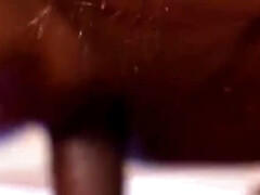 Arschlecken, Spermaladung, Fingern, Handjob, Indisch, Küssen, Massage, Mutti