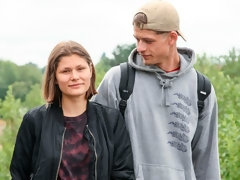 Arsch, Blondine, Handjob, Küssen, Lecken, Im freien, Muschi, Jungendliche (18+)