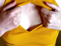 Braunhaarige, Erotisch, Europäisch, Fingern, Masturbation, Natürlichen titten, Geschwollene nippel, Titten