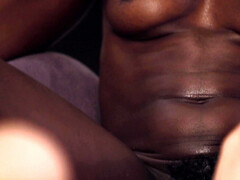 Rostro sentado, Penetracion con dedos, Hd, Interracial, Besar, Madres para coger, Pelirrojo, Tetas