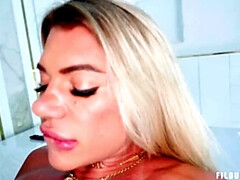 Grote mammen, Blond, Brutaal, Sperma shot, Lul, 1 man 2 vrouwen, Moeder die ik wil neuken, Trio