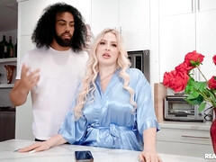 Большие сиськи, Черные, Минет, Грудастые, Пухленькие, Секс без цензуры, Межрасовый секс, Милф