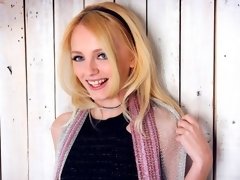 Mamada, Estilo perrito, Penetracion con dedos, Pajear, Afeitado, Flaco, Adolescente, Tetas