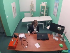 Leie, Blasen, Arzt, Hundestellung, Aufs gesicht abspritzen, Krankenschwester, Muschi, Uniform