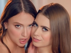 Blonde, Doigter, Masturbation, Chatte, Rasée, Dénudage, Adolescente, Nénés