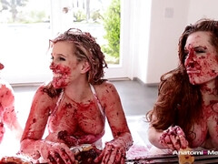 Lieveling, Pijpbeurt, Rondborstig, Fetisj, Eten, Lesbisch, Pornster, Tieten likken