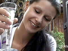 Amateur, Cul, Sucer une bite, Brunette brune, En levrette, Branlette thaïlandaise, Jupe, Adolescente