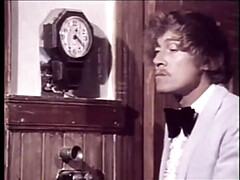 In den arsch, Blondine, Blasen, Vollbusig, Behaart, Strümpfe, Flotter dreier, Vintage