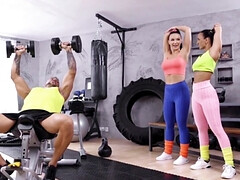 Gros cul, Gros seins, Sucer une bite, Queue, Hd, Orgasme, Gicler, Plan cul à trois