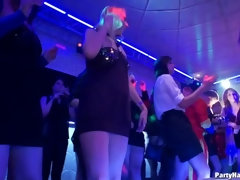 Rubia, Morena, Vestidas, Pajear, Fiesta, Falda, Medias largas, Chupando