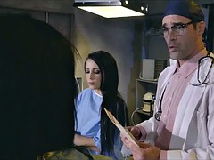 Gros seins, Tromperie, Femme couguar, Médecin, Homosexuelle, Mère que j'aimerais baiser