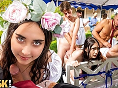 18 ans, Anal, Mariée, Robe, Hd, De plein air, Public, Russe