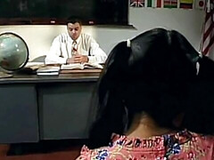 18 años, Culo, Verga grande, Estilo perrito, Doble penetracion, Japonés, Tetas naturales, Tetas